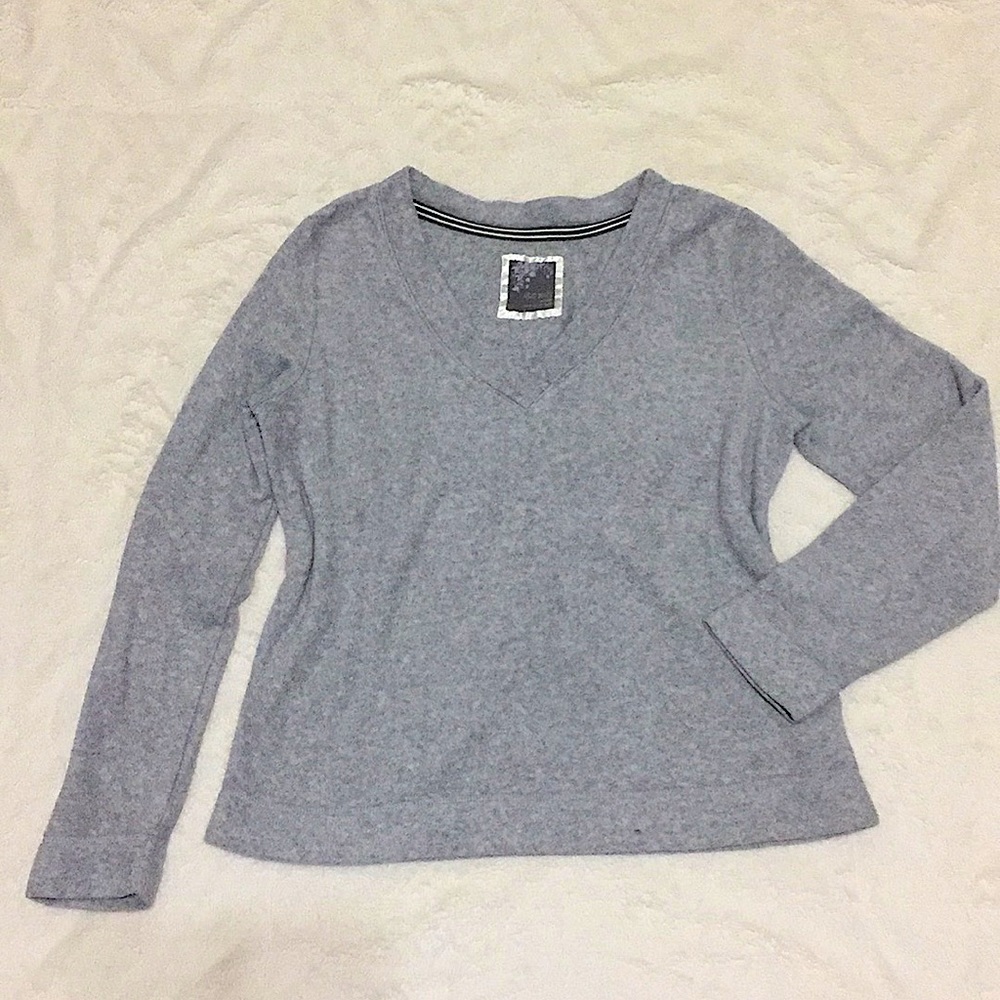 Old Navy V-neck sweater